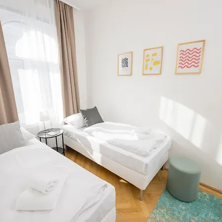 Luxury Suites Liechtenstein Wiedeń Zewnętrze zdjęcie